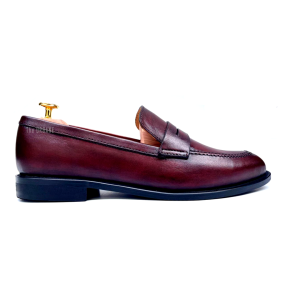 Oxblood Penny loafer with hand patina